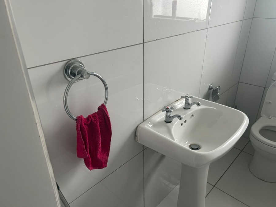 To Let 3 Bedroom Property for Rent in Beacon Bay Eastern Cape